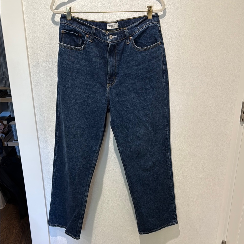 Abercrombie & Fitch The Vintage Straight High Rise Jean